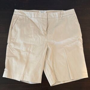 Charter Club Pant Shop Cream Women's Bermudas size 10. cotton and spandex